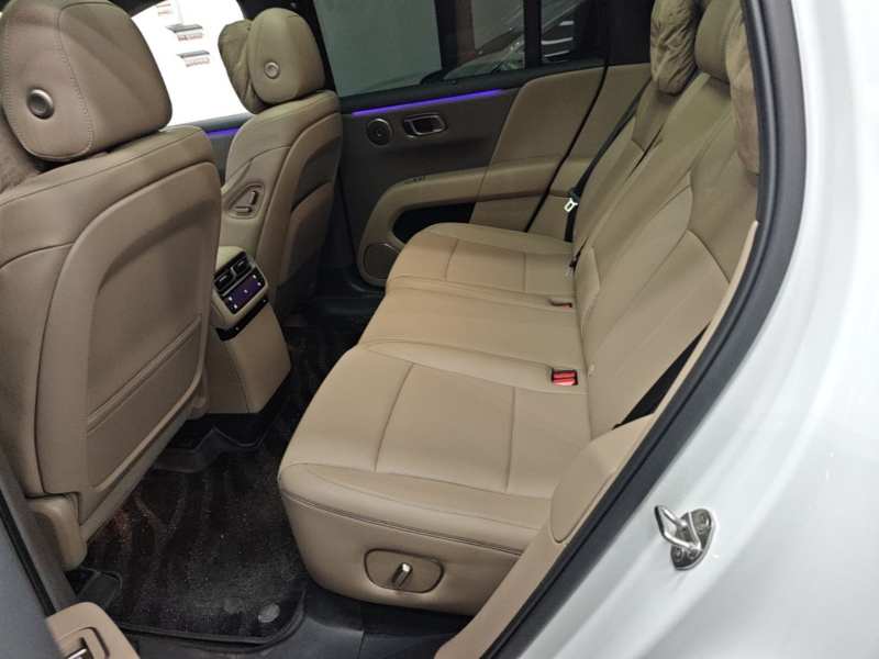Used Li Auto i6 2025 Model Two-Wheel-Drive Standard Type — 16