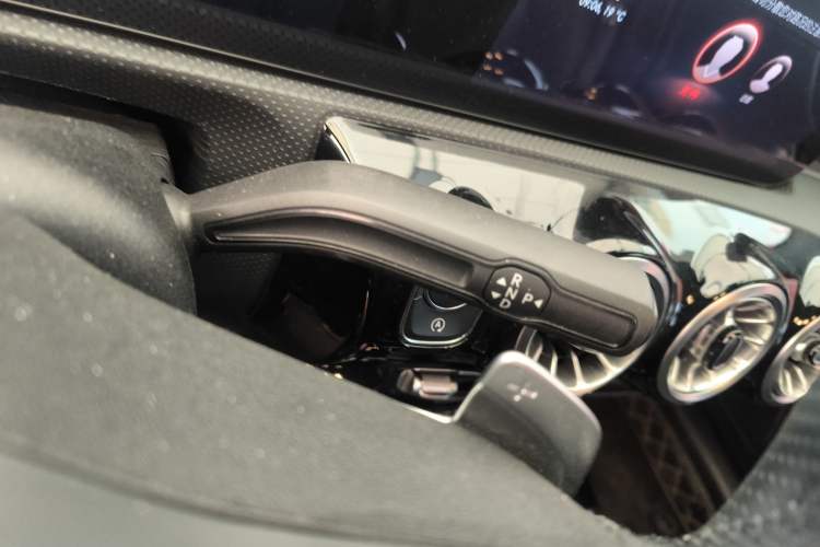 Used Mercedes-Benz A-Class 2022 Restyled A 200 L Sport Sedan Fashion Version Gear Lever