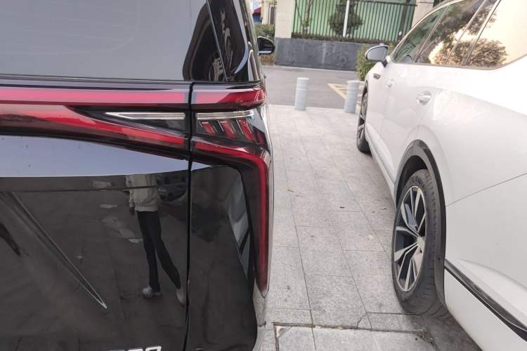 Used SAIC MAXUS G90 2022 2.0T Interstellar Seven-Seater