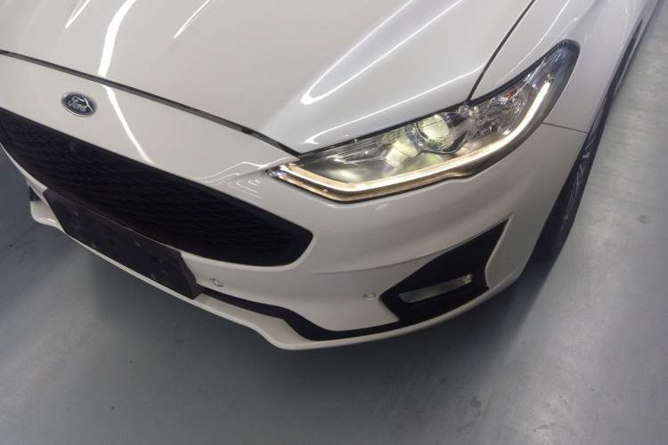 Used Ford Mondeo New Energy 2018 2.0 PHEV Smart-Controlled Fashion Edition China VI Standard
