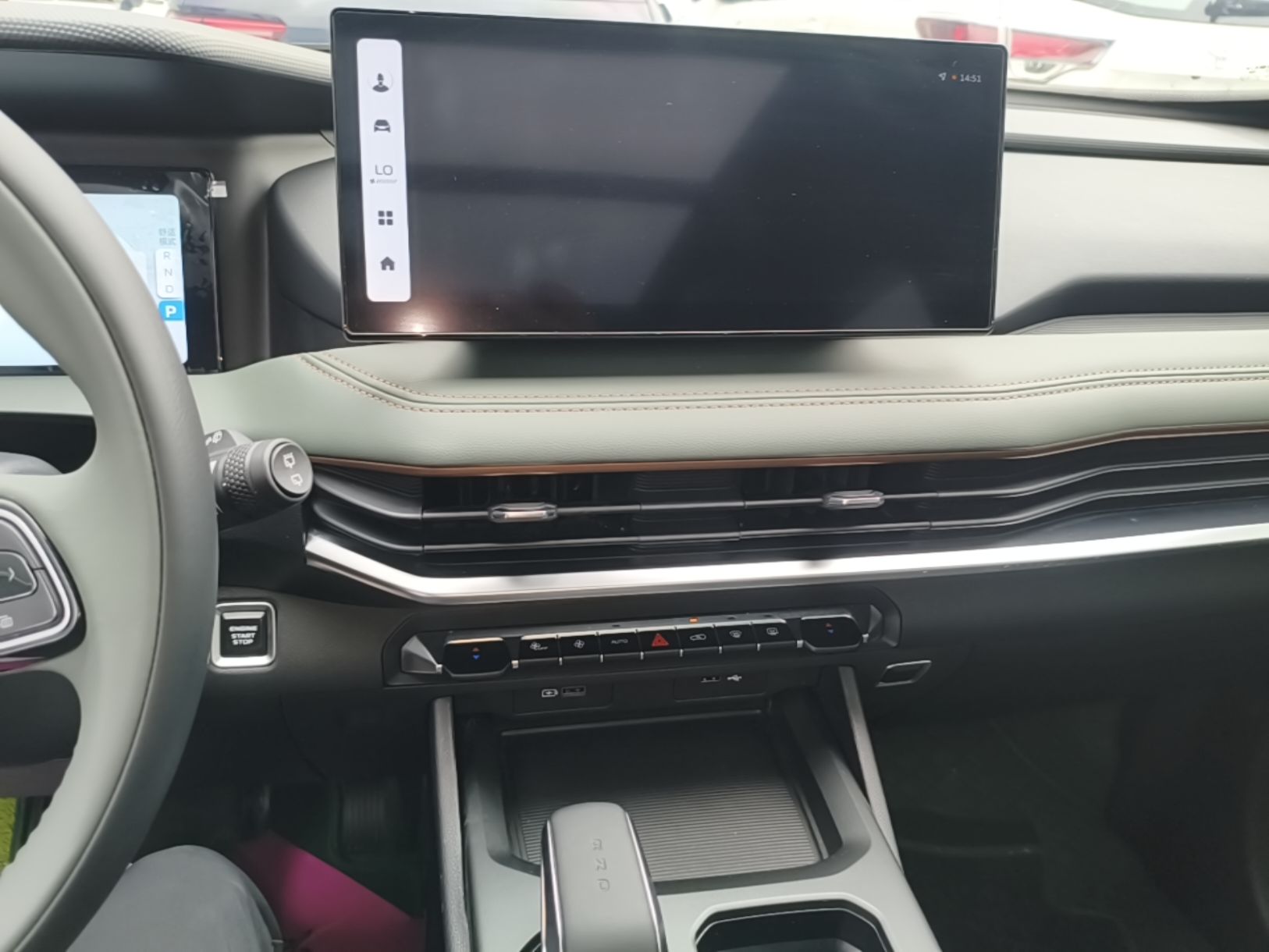 Geely Auto Haoyue L 2023 2.0T DCT Prestige Edition — снимка 15
