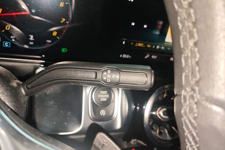 Used Mercedes-Benz GLB 2020 Facelift GLB 200 Fashion Edition Gear Lever