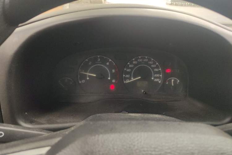 Used JMC Transit 2019 2.8T Commercial Version Long Wheelbase Mid-Roof 6-Seater Rear Single Tire China VI Emission Standard – JX493