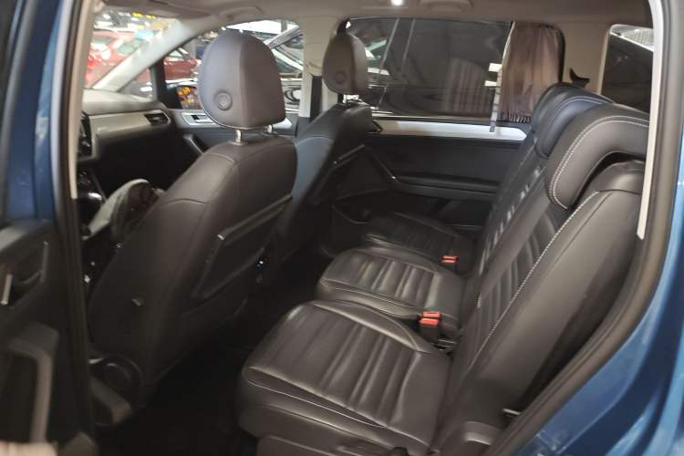 Used Volkswagen Touran 2018 Volkswagen Touran L 280TSI DSG Comfort Edition 7-seater