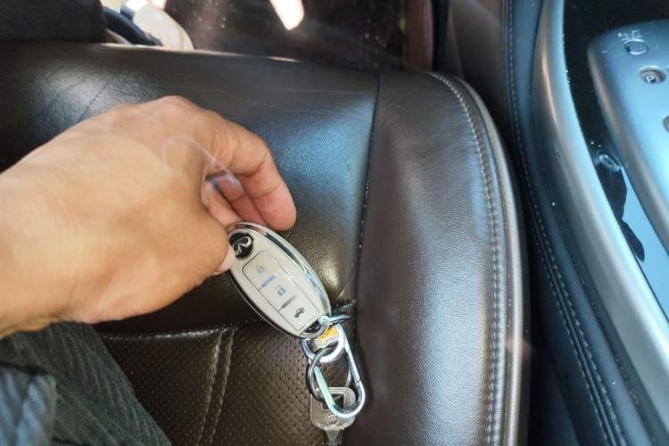 Used Infiniti QX60 2014 2.5 S/C Hybrid Two-Wheel Drive Excellence Edition
