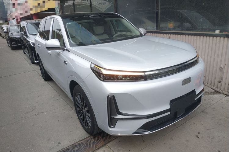 Used Geely Galaxy M9 2025 Model 210km Four-Wheel-Drive Leading Edition Front Right 45 Deg