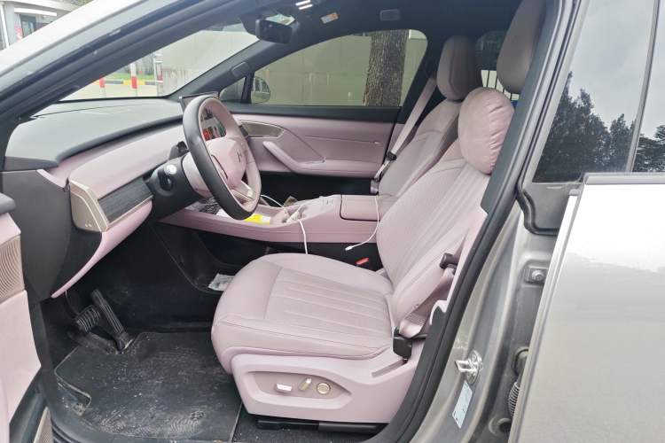 Used ONVO L60 2024 60 kWh Rear-Drive Version
