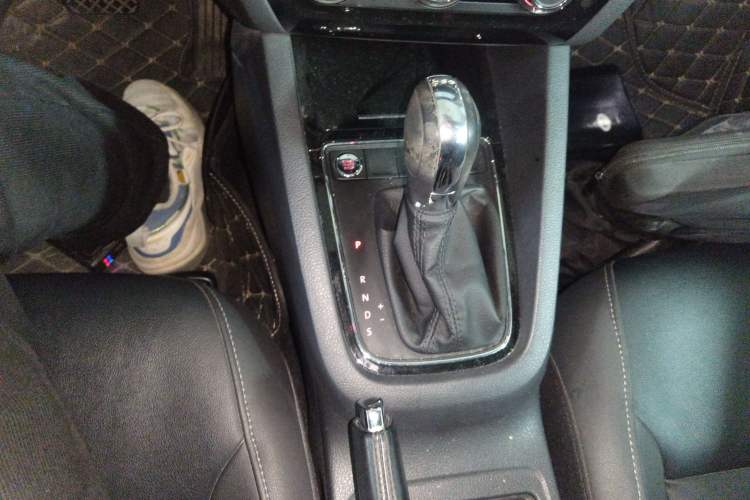 Used Volkswagen Sagitar 2017 230TSI Automatic Comfort Version
