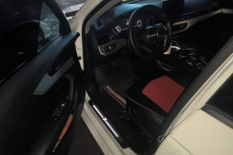 Used Audi A4L 2019 40 TFSI Fashion Edition China VI Emission Standard