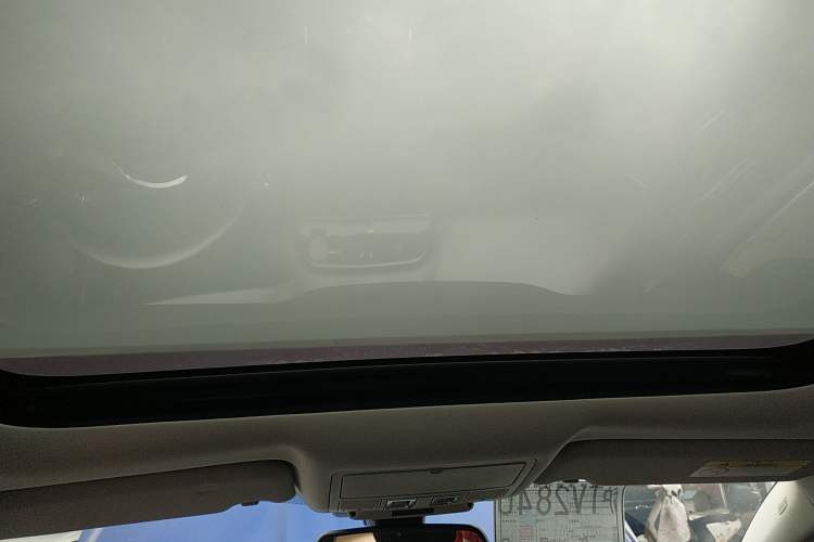 Used Jaguar XEL 2018 2.0T 200 PS Elite Edition Headliner