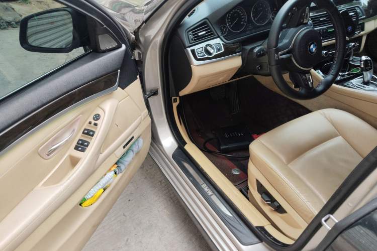 Used BMW 5 Series 2012 523Li Leading Model