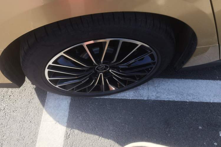 Used BYD Han 2025 DM-i Intelligent Driving Edition 125KM LiDAR Flagship Model