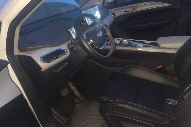 Used Geometry C 2020 Premium Range Edition 400 KM C+ Pro
