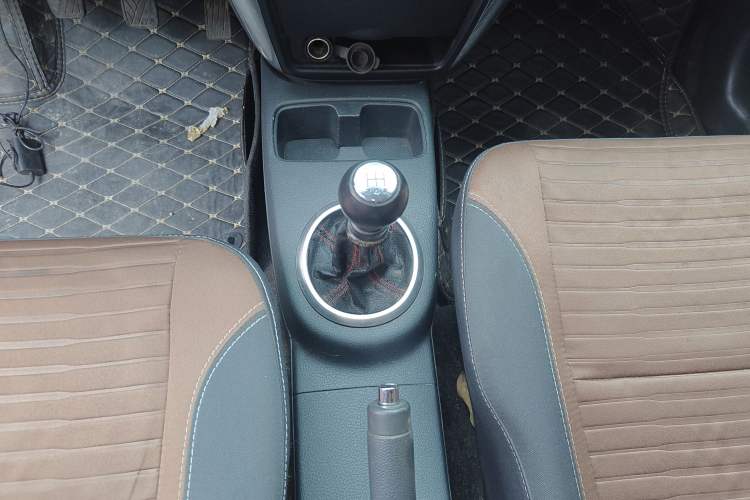 Used Suzuki SX4 2013 1.6L Manual CoolRide Model
