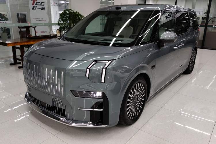 Used Zeekr 009 2024 7-Seater Aisle Version 108 kWh