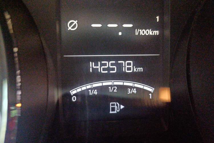 Used Volkswagen Lavida 2017 1.6L Manual Comfort Edition Odometer Close Up