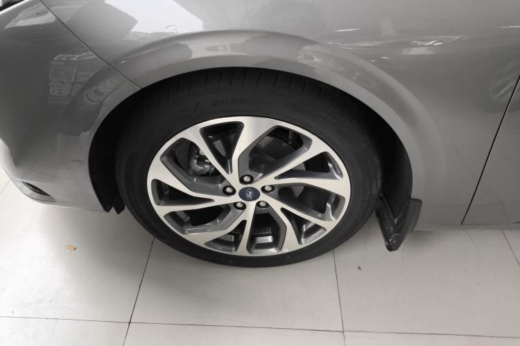 Used Ford Mondeo 2023 EcoBoost 245 Ultimate Model Left Front Wheel Hub