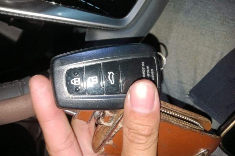 Used Toyota Camry 2019 2.5G Luxury Edition China VI Standard
