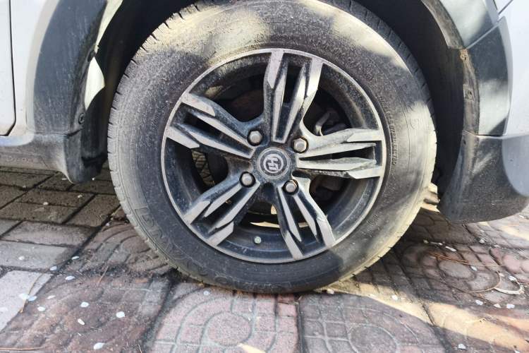 Used Haima Qubit 2013 1.3L Manual Cool Edition Right Front Wheel Hub