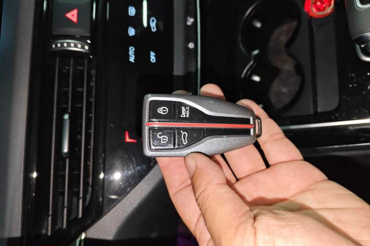 Used Hongqi HS5 2022 Revised Version 2.0T Smart Connect Flagship Edition
