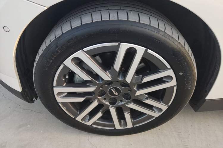 Used MINI Electric COOPER 2024 456km COOPER E Classic Edition
