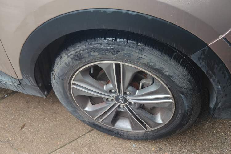 Used Hyundai ix25 2015 1.6L Automatic Two-Wheel Drive Smart GLS Trim Right Front Wheel Hub