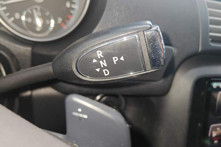 Used Mercedes-Benz R-Class 2015 R 320 4MATIC Luxury Model