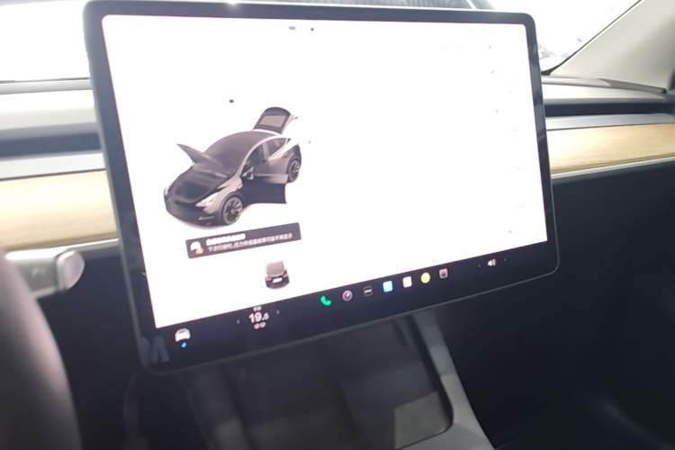 Used Tesla Model Y 2021 Long-Range All-Wheel-Drive Version
