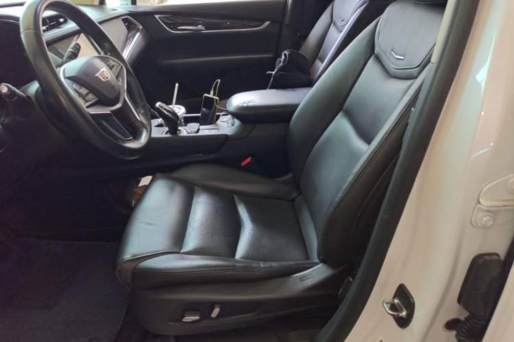 Used Cadillac XT5 2016 25T Luxury Model
