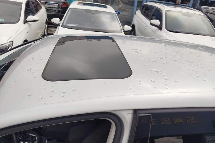 Used Volkswagen Golf 2012 1.6L Automatic Comfort Model Roof