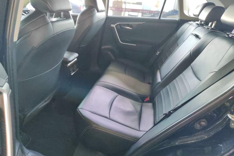 Used Toyota Wildlander 2022 2.0L CVT Two-Wheel Drive Luxury PLUS Edition
