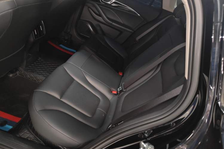 Used Bestune B70 2023 Third Generation 1.5T Automatic Enjoyment Version 70th Anniversary Edition
