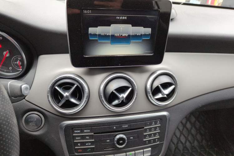 Used Mercedes-Benz CLA 2016 CLA 200 Style Edition Audio And AC Panel