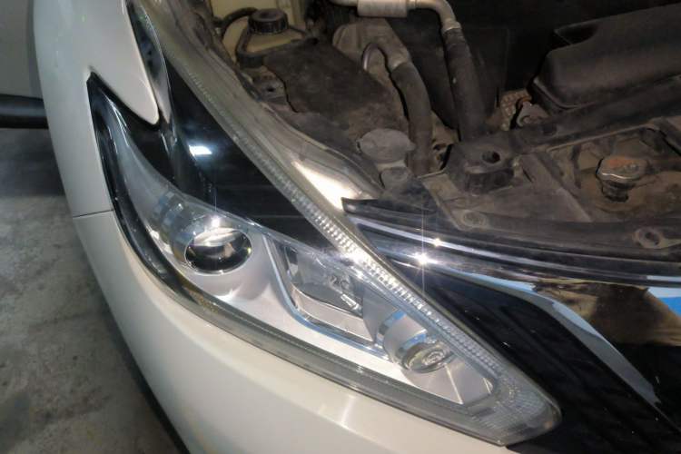 Used Nissan Murano 2015 2.5L XV RES Plus Two-Wheel-Drive Touring Edition