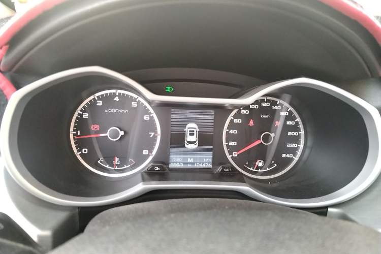 Used Geely Auto Emgrand X7 Sport 2016 2.0L Manual ZhiShang Version
