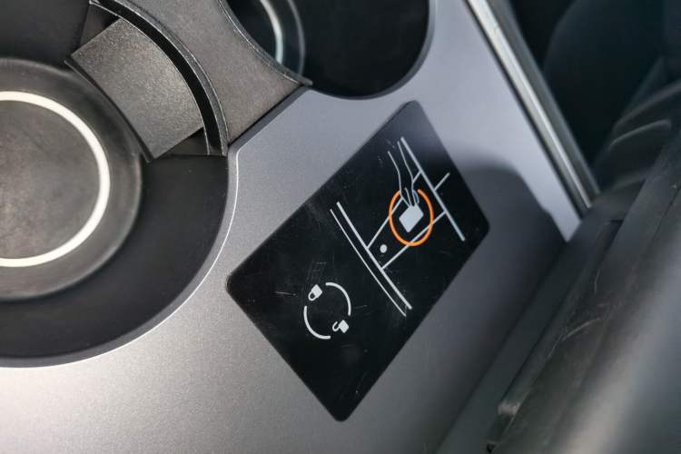 Used Tesla Model Y 2022 Long-Range All-Wheel-Drive Version
