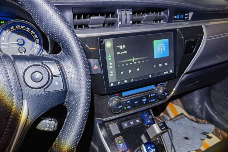 Used Toyota Corolla 2016 Dual-Engine 1.8L E-CVT Elite Edition Audio And AC Panel