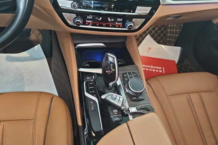 Used BMW 6 Series GT 2020 630i Luxury Design Package Gear Lever