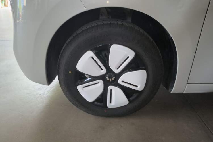 Used Wuling Hongguang MINIEV 2025 Four-Door Version Zhenxiang+ Edition Exterior 4