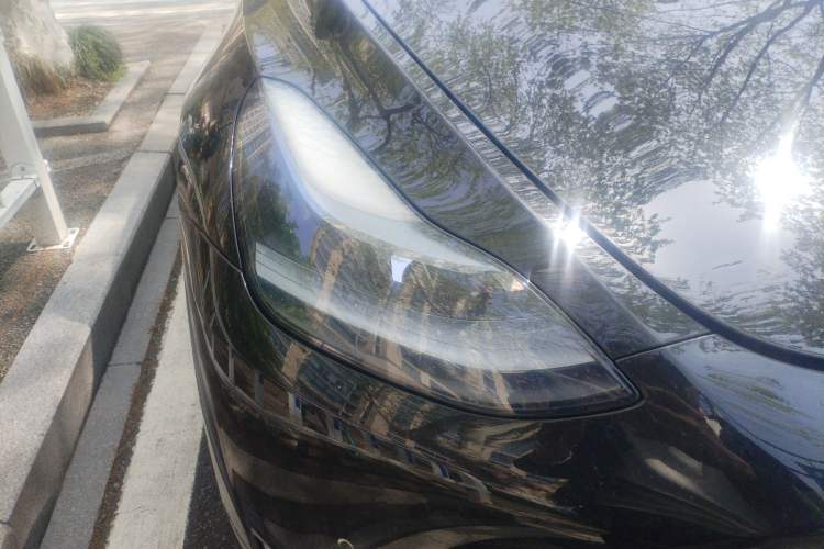 Used Tesla Model Y 2023 Long-Range All-Wheel-Drive Version