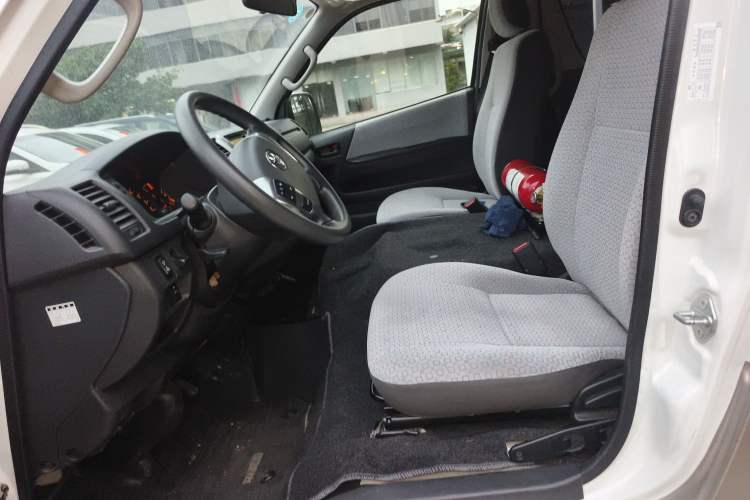 Used Toyota HIACE 2011 2.7L Automatic Standard Edition 13 Seats