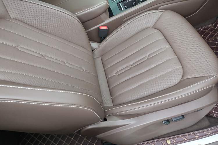 Used Volkswagen Viloran 2020 330TSI Luxury Edition
