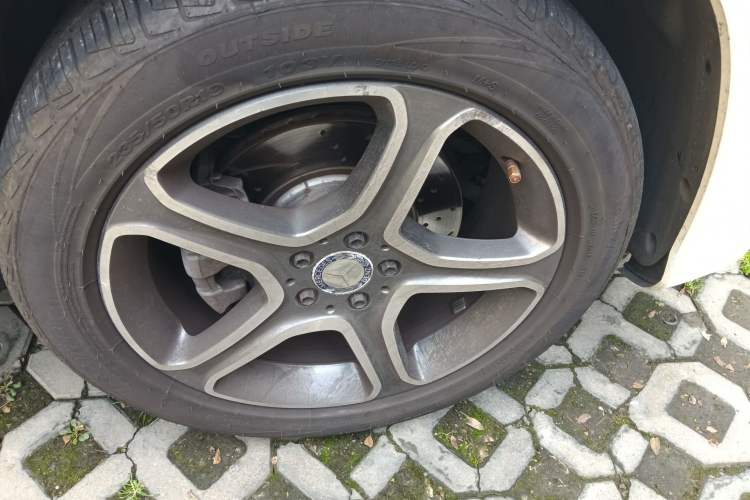 Used Mercedes-Benz GLK-Class 2015 GLK 300 4MATIC Fashion Edition Ultimate Version Right Front Wheel Hub