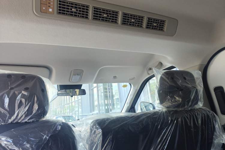 Used Ruichi EC75 2025 Model Passenger Vehicle Smart Driving Ultra-Charging Edition, Pioneer Type I, 52.16 kWh