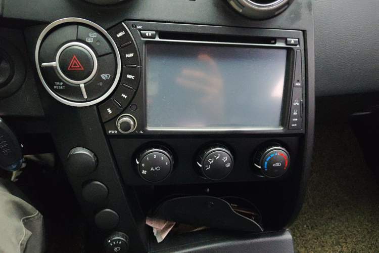 Used SsangYong Actyon 2014 2.3L Two-Wheel Drive Manual Transmission Entry-Level Gasoline Version