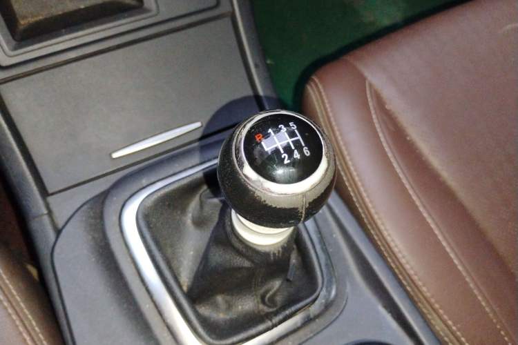 Used BYD S7 2016 1.5T Manual Luxury Edition Gear Lever