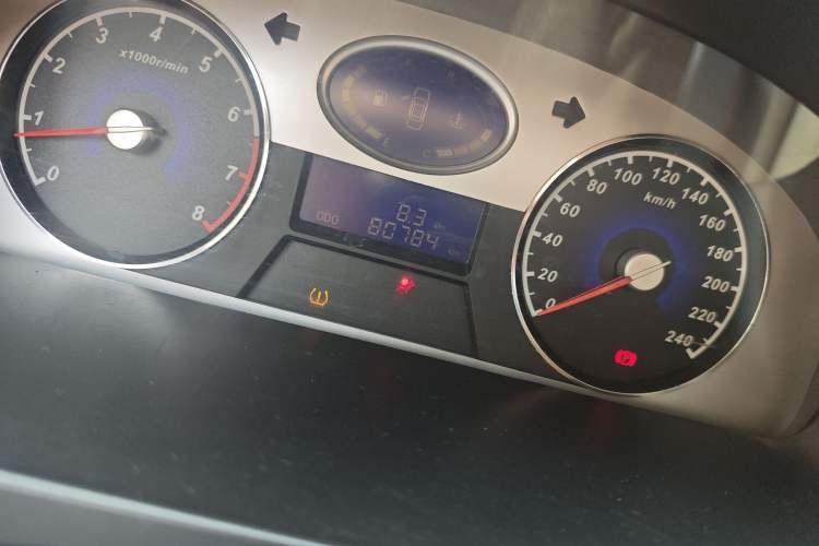 Used Geely Auto Classic Emgrand 2012 Sedan 1.8L Manual Luxury Model