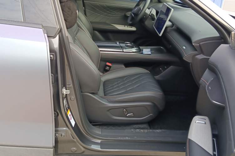 Used Deepal S07 2023 200Max Range-Extended Version
