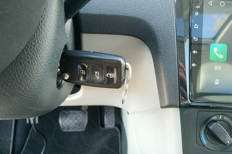 Used Skoda Rapid 2015 1.6L Automatic Smart Selection Model
