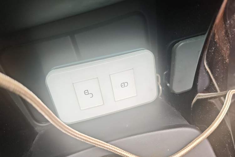 Used BYD Qin New Energy 2015 1.5T Dual-Crown Flagship Plus Edition Vehicle Key